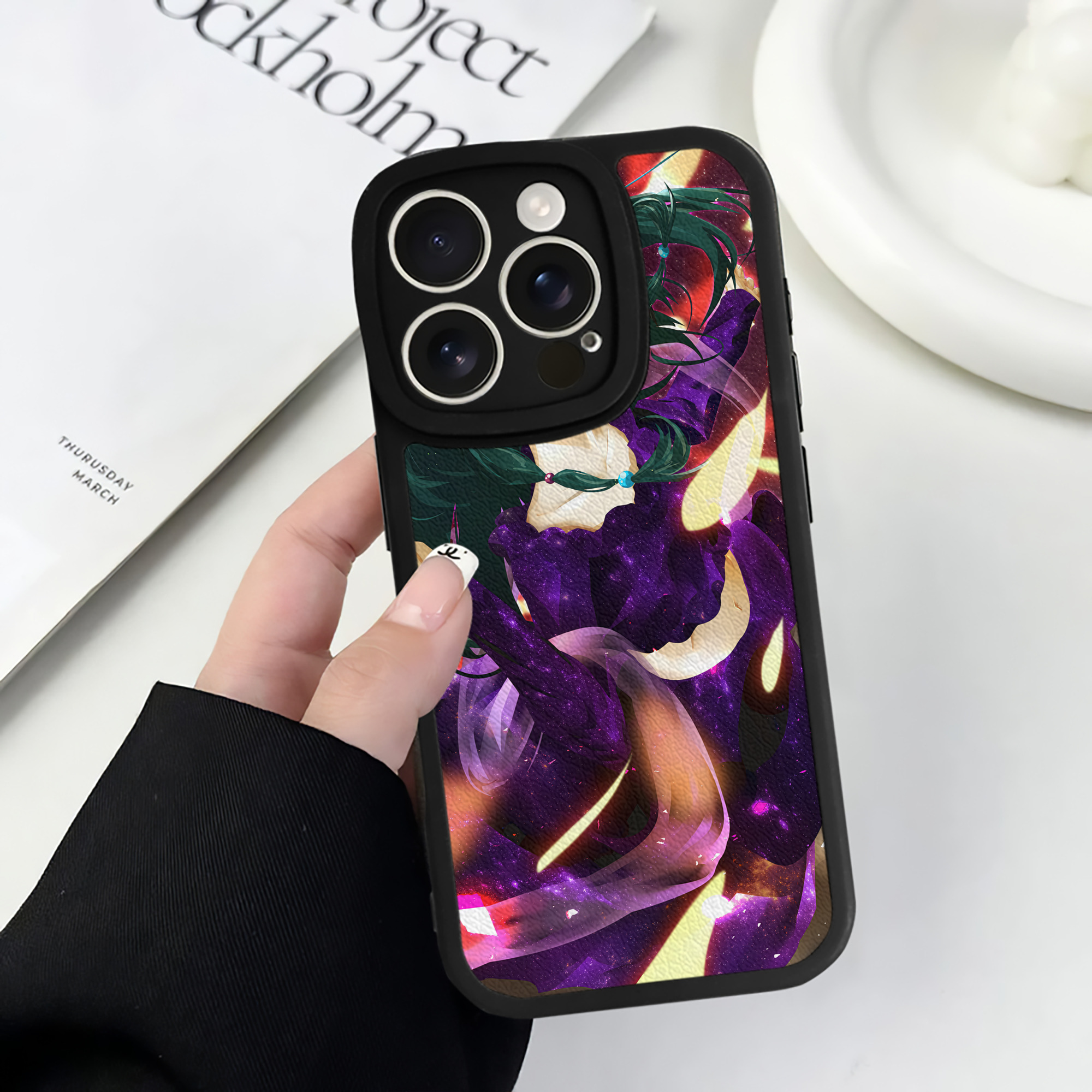 （画像用） 薬屋のひとりごと The Apothecary Diaries 【iPhone 16シリーズ対応】シリコンスマホケース（レザー調） 材質：シリコン
